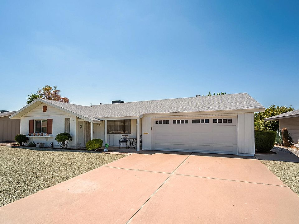 1st image of 10221 W Pinehurst Dr