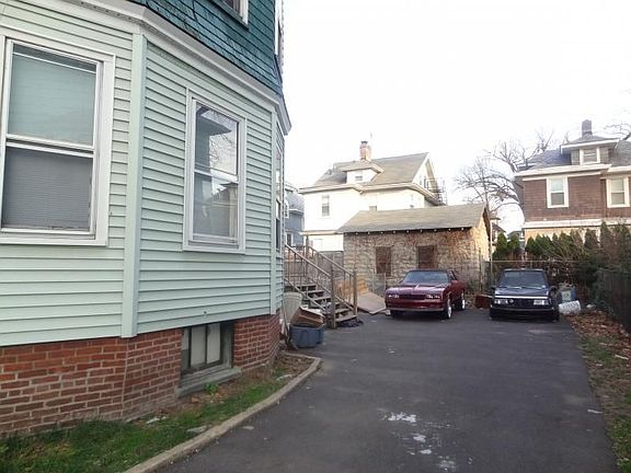 3rd image of 681-683 Highland Ave
