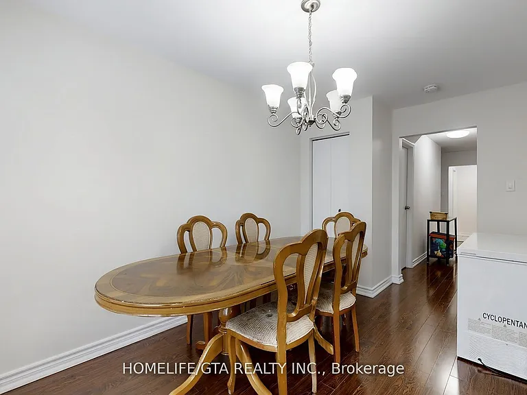 8 Whiteleas Ave — Photo 12