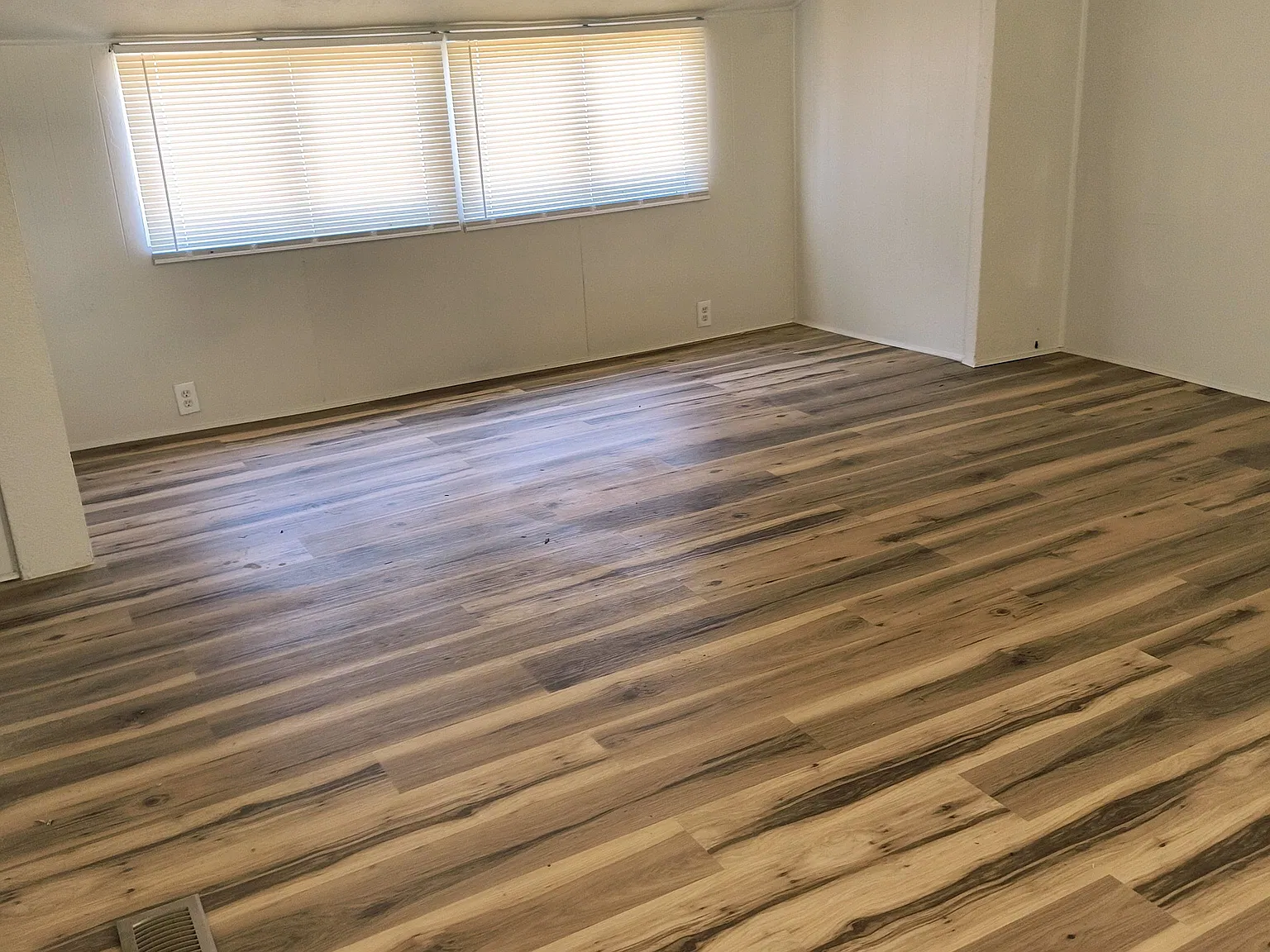 2 bed, $1,100 — Photo 3