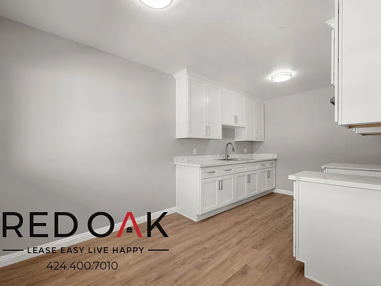 8015 S Western Ave #5 — Photo 6