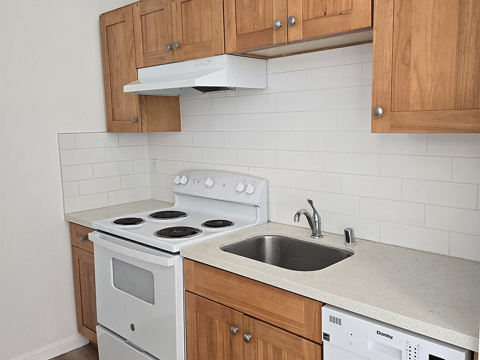 1st image of 2400 17th Ave #9