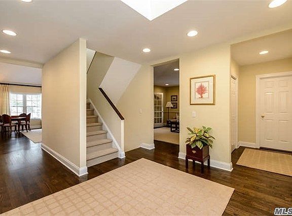 2nd image of 44 Beechwood Ct