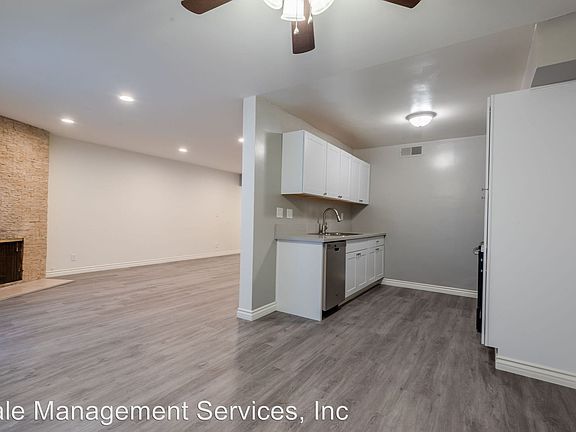 3rd image of 10741 Moorpark St APT 3