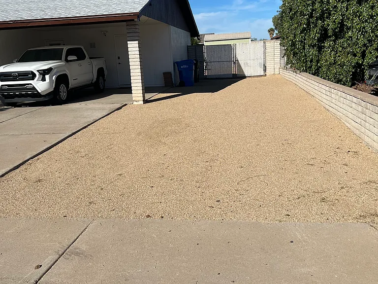 1814 W Kerry Ln — Photo 4