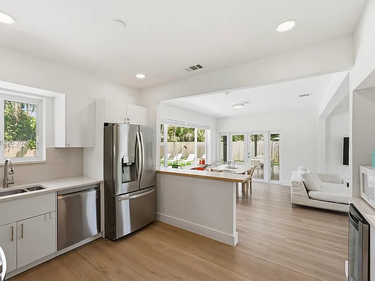 10800 Peachtree Dr — Photo 7