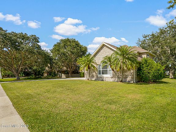 2nd image of 370 Oak Lake Pl