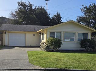 94044 Azalea Ln, Gold Beach, OR 97444
