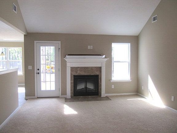 5th image of 3045 Bastian Ct
