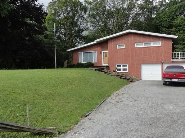 3981 Washington School Rd, New Cumberland, WV 26047