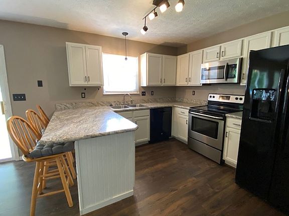 5th image of 812 Woodland Dr