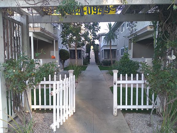 2nd image of 5754 Hazeltine Ave APT 2