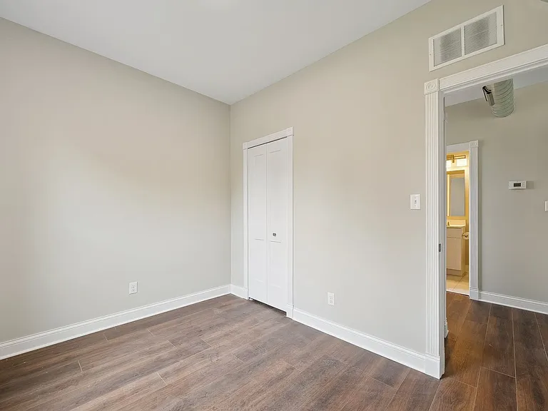 68 E Philadelphia St — Photo 32