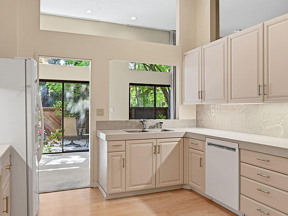 3rd image of 1925 Piper Ridge Ct