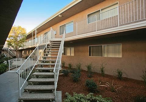 4th image of 16616 Woodruff Ave APT 11