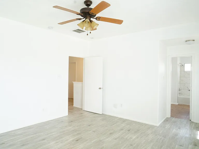 4403 Sprangletop Ave — Photo 11
