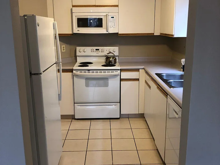 425 Mission Blvd — Photo 7
