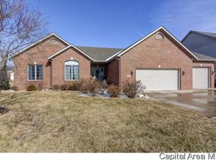 304 Dutchman Way, Chatham, IL 62629