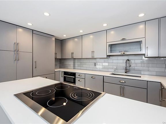2nd image of 15 Stewart Place #1K