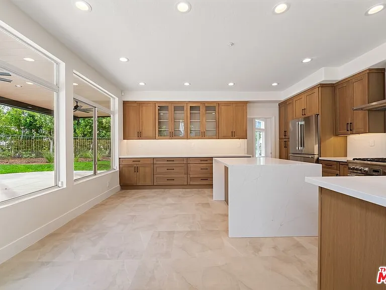 18500 Saint Moritz Dr — Photo 16