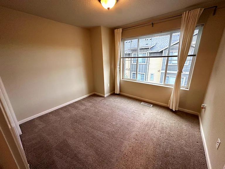 119 NE 80th Ave — Photo 12