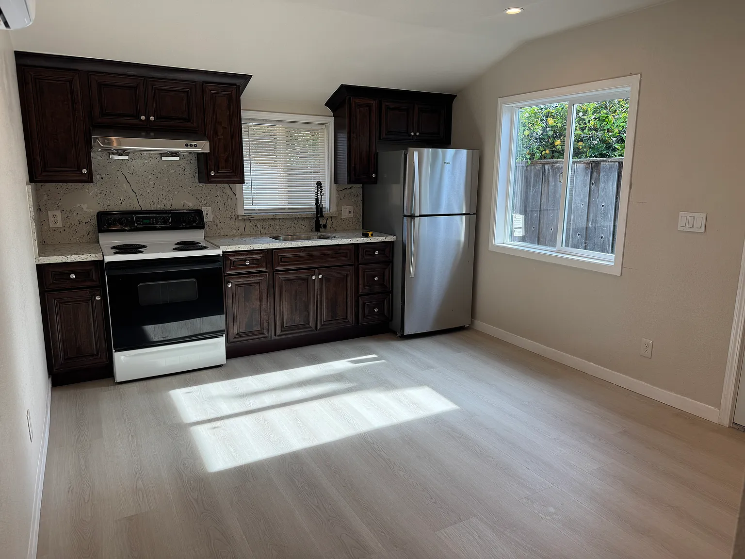 1 bed, 440 sqft, $2,050 — Photo 1