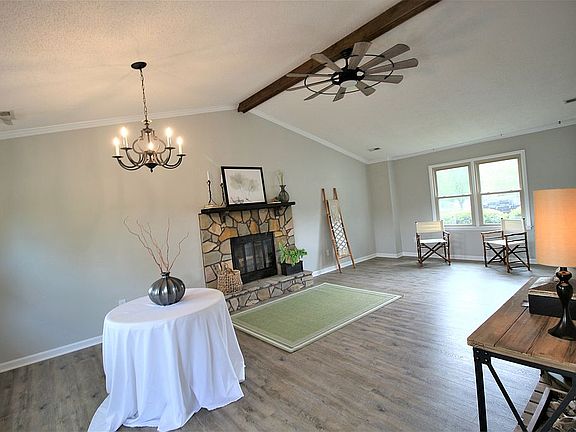 Wonderful Great Room- Dining