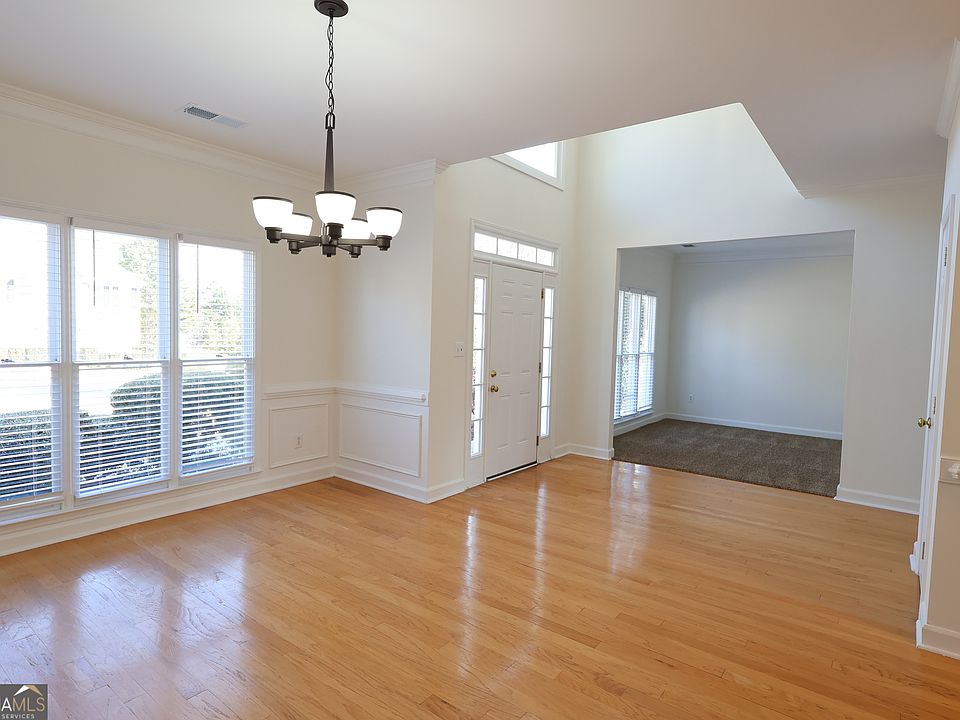 1st image of 1056 Oak Hollow Ct