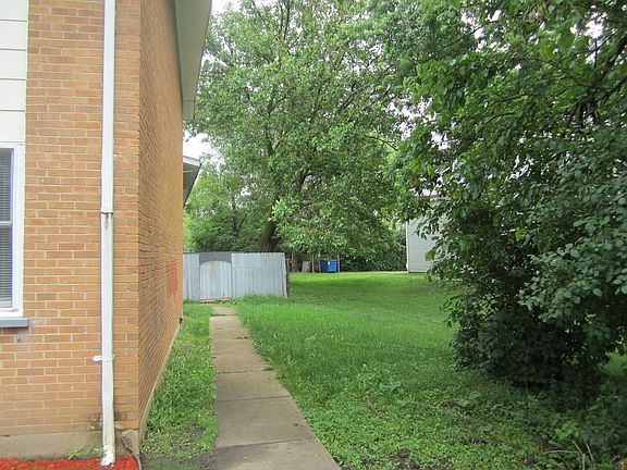 3rd image of 547 Lynn Ct Unit A