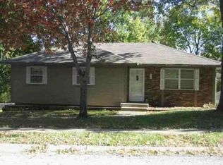 2021 N York Rd, Independence, MO 64058