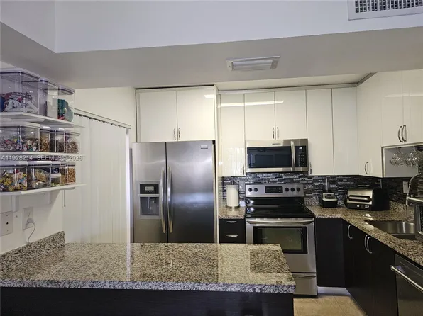 20160 NE 3rd Ct APT 8, Miami, FL 33179