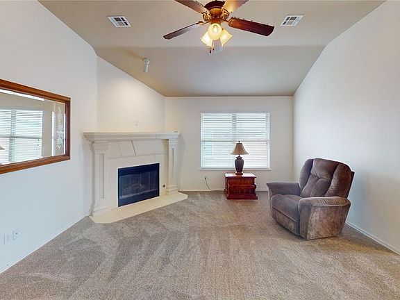 5th image of 1001 Cimarron Creek Dr