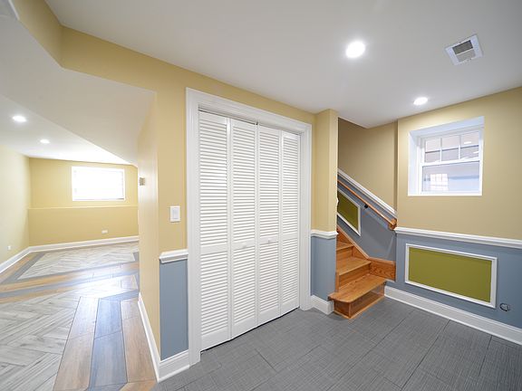 4th image of 4644 N Drake Ave #G