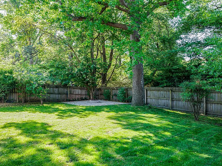1311 Sunset Dr — Photo 46