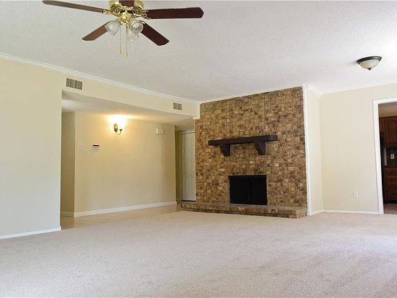 2nd image of 5633 Valley Mills Dr