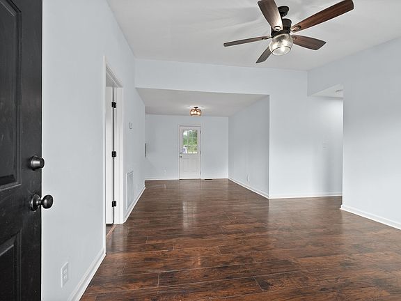 4th image of 998 Merritt Lewis Ln