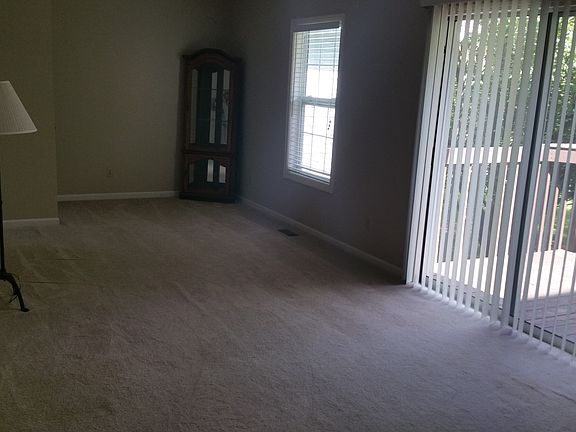 4th image of 4019 N Lakeside Dr
