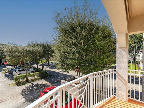 5th image of 8980 W Flagler St APT 204