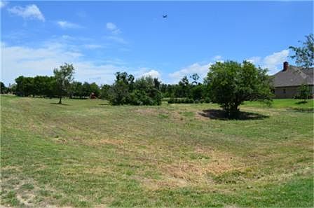 2nd image of 5000 Oak Mill Dr