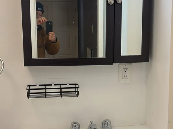 45 Clifton St, Waterford, NY 12188