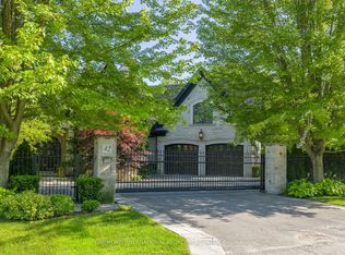 42 Lorraine Gdns, Toronto, ON M9B 4Z6