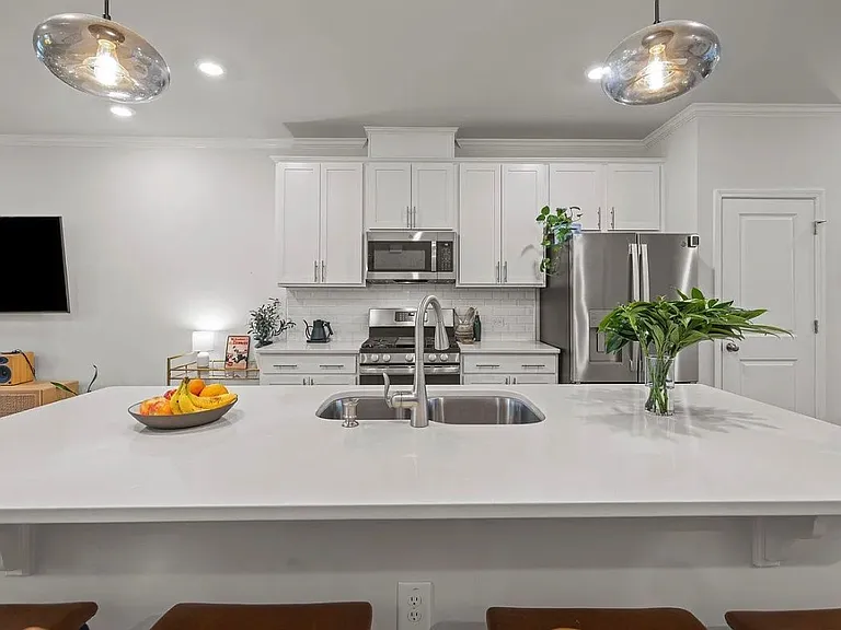 1052 Shoreside Dr — Photo 8