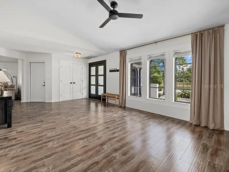 3 bed, 2.0 bath, 2181 sqft, $4,250 — Photo 4