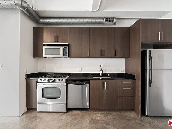 3rd image of 849 South Broadway
