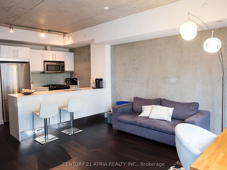 25 Oxley St #706 — Photo 6