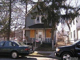 1st image of 296 Yale St