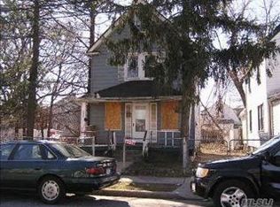 296 Yale St, Hempstead, NY 11550