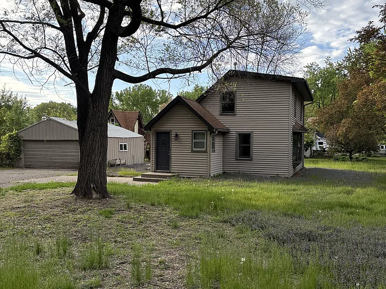 6909 Lakeview Dr — Photo 10