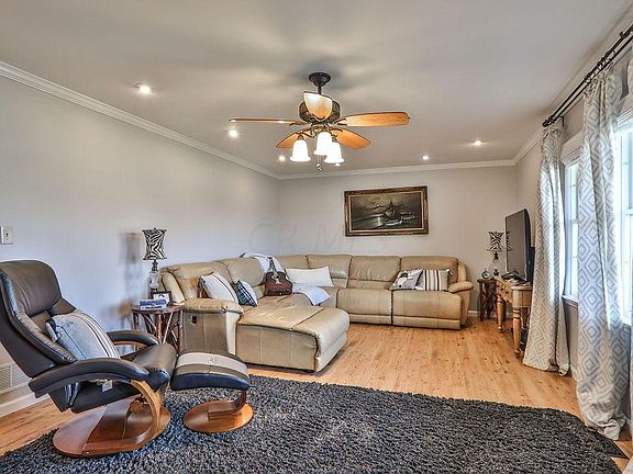 4th image of 146 Pin Oak Dr