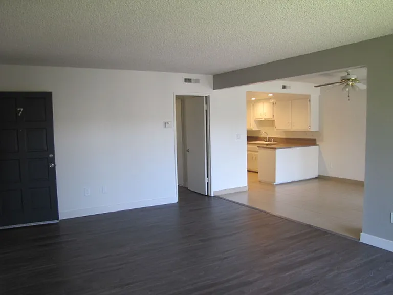 316-356 W. Meda Ave. Glendora CA. 91741 — Photo 10